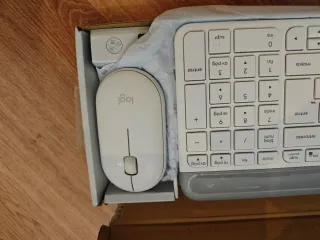 Combo Logitech Slim MK470 Teclado y Ratón