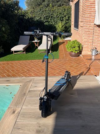 SMARTGYRO Speedway Patinete Eléctrico con casco