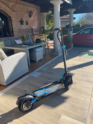 SMARTGYRO Speedway Patinete Eléctrico con casco