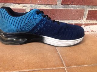 Zapatos de seguridad azul talla 45.