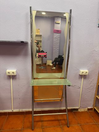 3 tocadores y sillones de peluquería