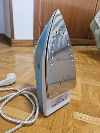 Plancha de Vapor DV Tech DV-6667