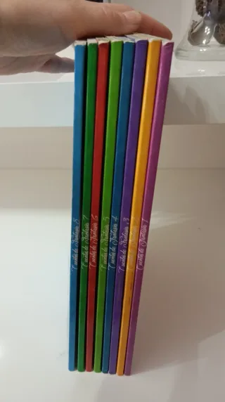 Lote 8 CUENTOS DE FANTASÍA.