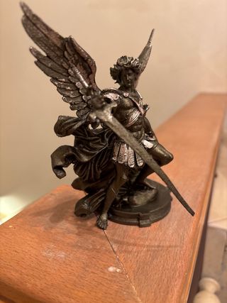 Arcángel San Miguel Resina Pintado a Mano