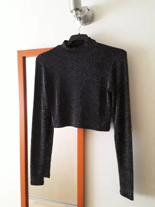 Top Pull&Bear brillante negro.