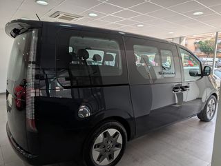 Hyundai Staria  9 plazas automática 2022