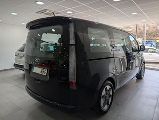 Hyundai Staria  9 plazas automática 2022