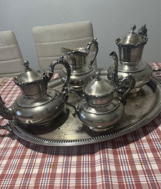Conjunto de teteras de plata americana.