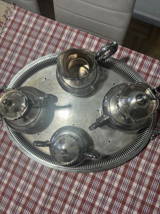 Conjunto de teteras de plata americana.