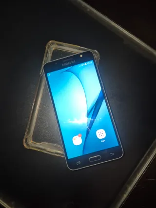 Samsung Movil con Funda Protectora