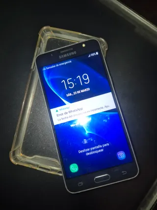 Samsung Movil con Funda Protectora