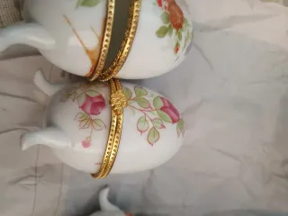 Uova decorative in ceramica