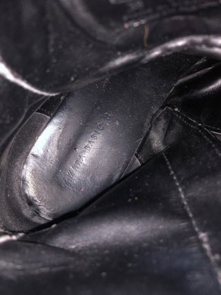 Botines de piel negros con tachuelas T.38