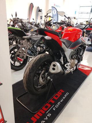 QJ Motor SRK 600 Naked