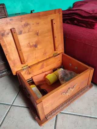 Scatola decorata con elefanti