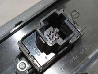 MANDO ELEVALUNAS DELANTERO DERECHO VOLVO V50 FAMI