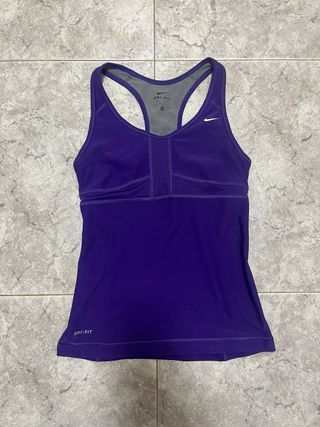 Top Deportivo Nike Morado Talla XS