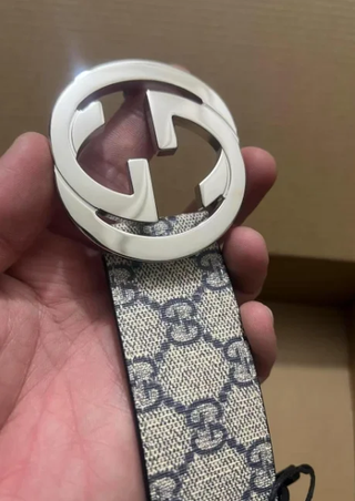Cinturón Gucci GG Plata Flores Blancas