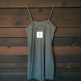 Mono corto tirantes verde oliva