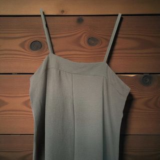 Mono corto tirantes verde oliva