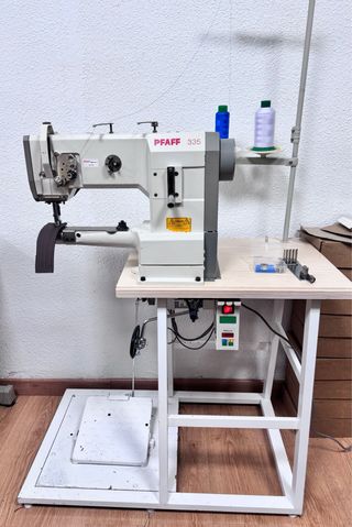 Máquina de coser industrial triple arrastre