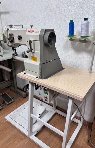 Máquina de coser industrial triple arrastre