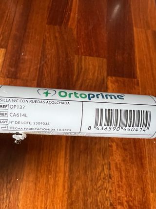 Silla ruedas baño con orinal