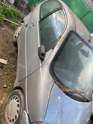 Coche sin carnet le farta poner bateria