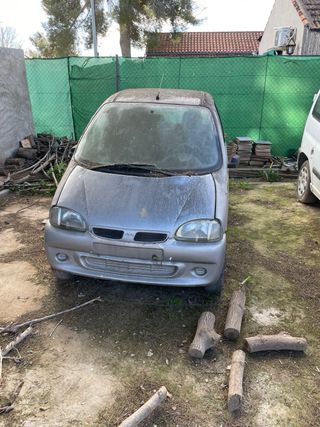 Coche sin carnet le farta poner bateria