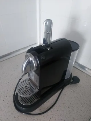 Cafetera Nespresso Negra buen estado