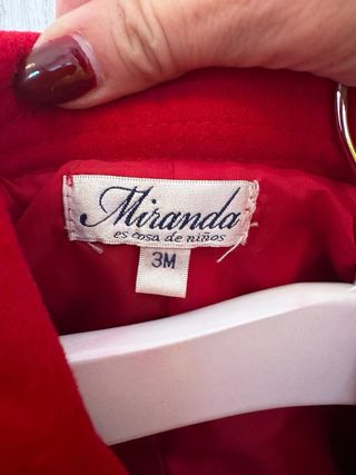 Abrigo bebé y capota rojo terciopelo. 3 meses.