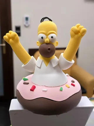 Figura Homer Simpson en Rosquilla Impresa 3D