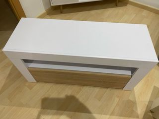 Mueble TV blanco y madera