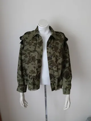Chaqueta Zara Militar Bordada
