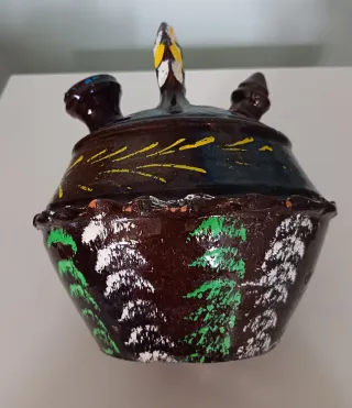 Botijo de cerámica pintado a mano