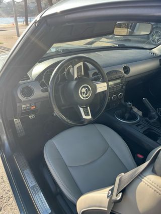 Descapotable Mazda MX-5 2011 en perfecto estado