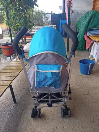 Carro de paseo azul bebé. Marca; voltereta.