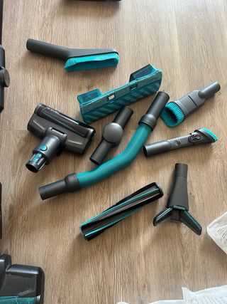 Aspirador Cecotec Conga para reparar