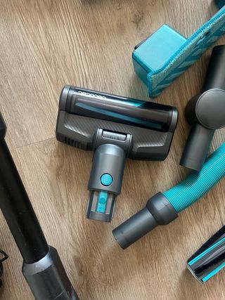 Aspirador Cecotec Conga para reparar