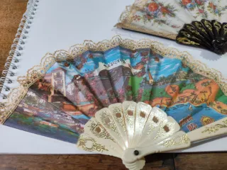 Dos mini abanicos vintage