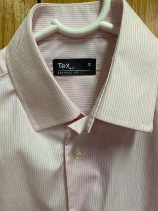 Camisa rosa pálido de rayas