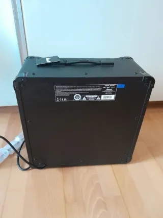 Amplificador Marshall MG15G Negro