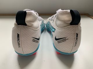 Botas Futbol infantil NIKE Mercurial Talla 32
