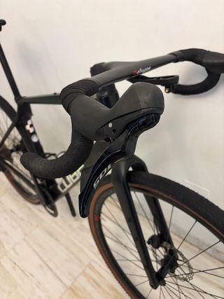 Bicicleta Gravel carbono t 1000 Talla L