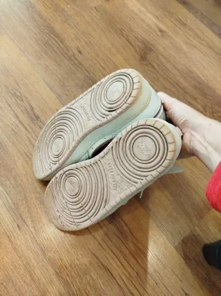 Zapatillas Nike Blancas y morado