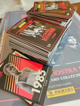 Trading Cards Panini Stranger Things