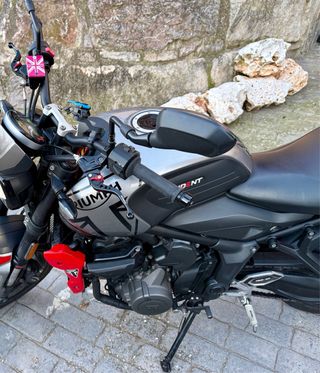 Triumph Trident 660.