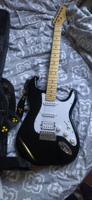 Guitarra Eléctrica Ashton y complementos