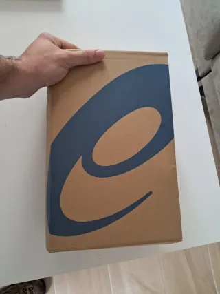 Zapatillas Asics grises y blancas