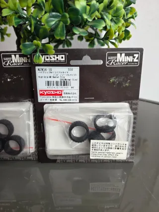 3 PAQUETES RC CUBIERTAS KYOSHO MINI Z NUEVAS